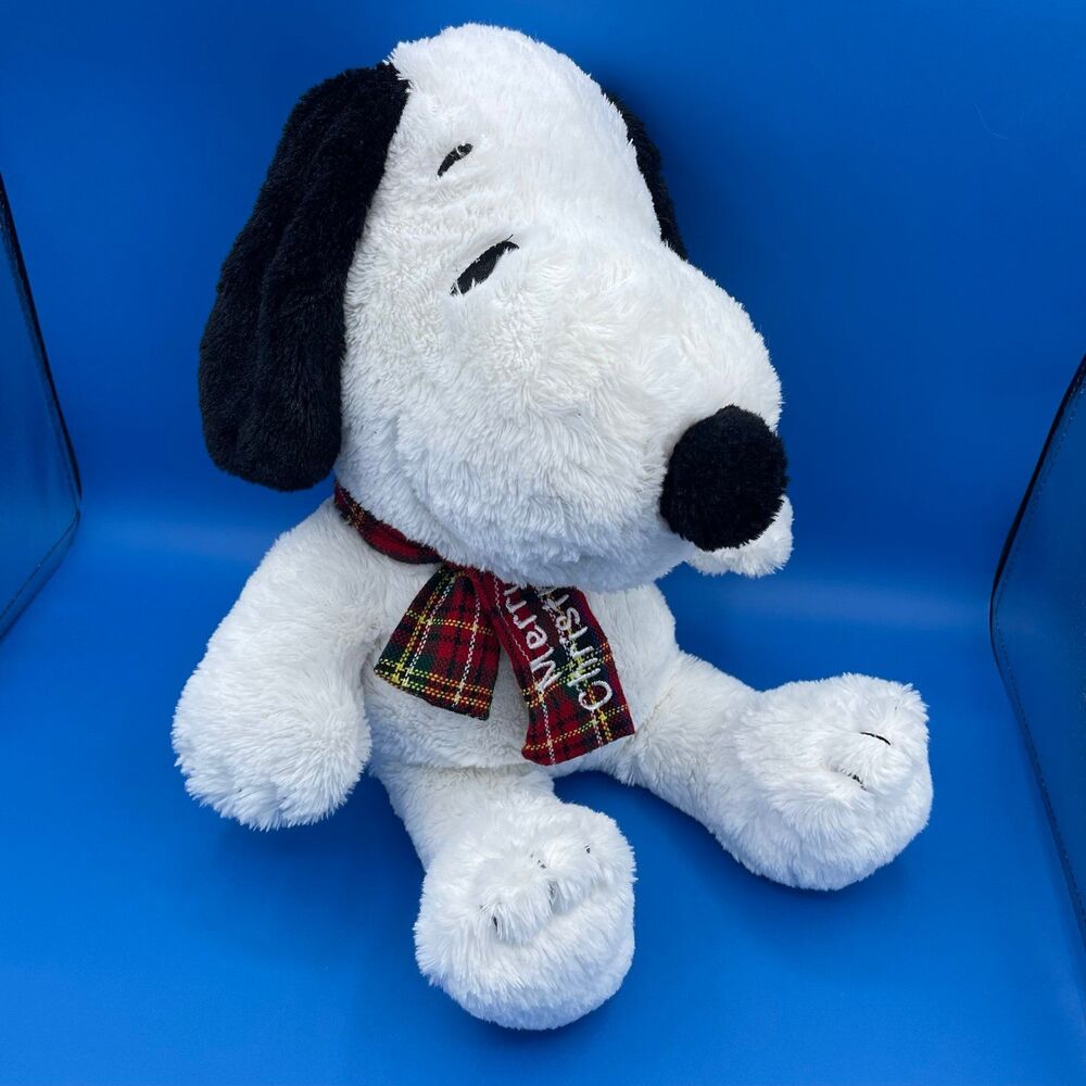 Vintage PEANUTS Branded Plush Merry Christmas Plaid Scarf Snoopy Stuffed Toy 18"